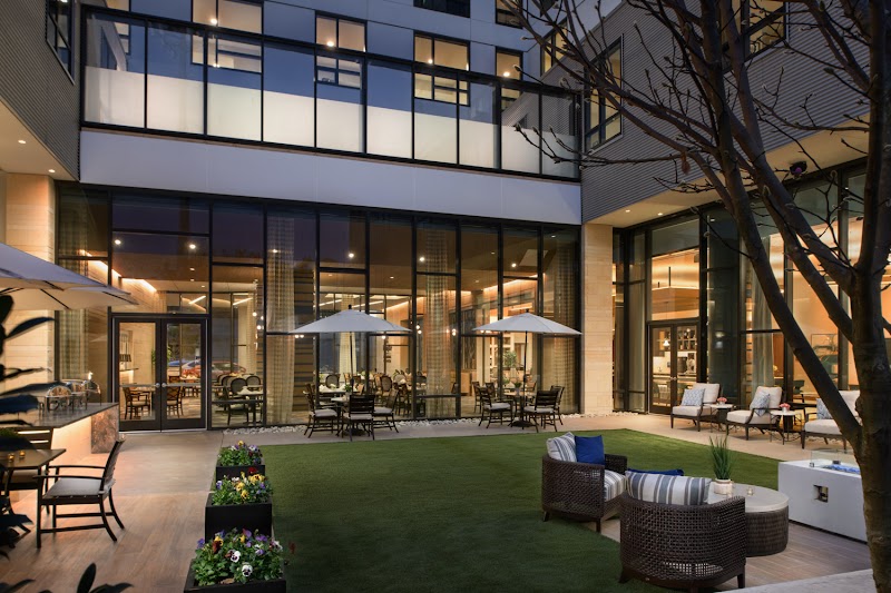 MorningStar Senior Living at River Oaks photo 2