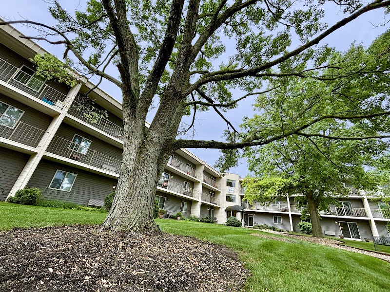 Crestwood Village Senior Living – North