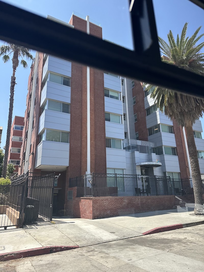 Hollywood Hills Senior Living photo 2