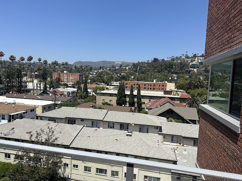 Hollywood Hills Senior Living photo 3