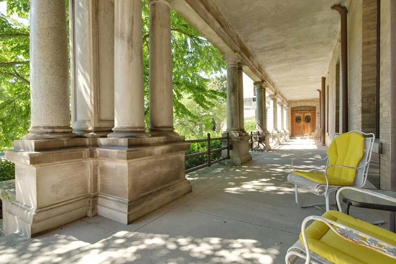 Eastcastle Place photo 3